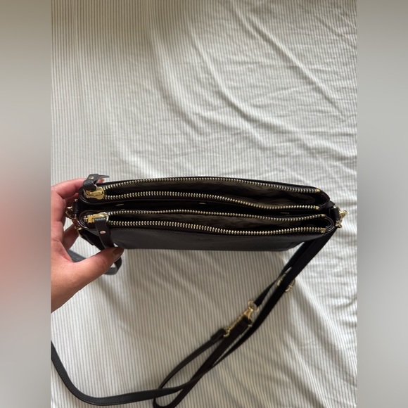 Lo & Sons The Pearl Crossbody Bag in Black Saffiano/Gray/Gold - Picture 4 of 9